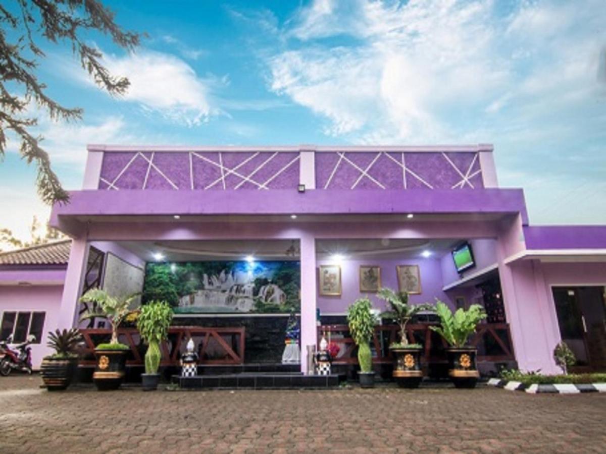 Hotel Signature Mandala Kencana Tjiandjur Exterior foto