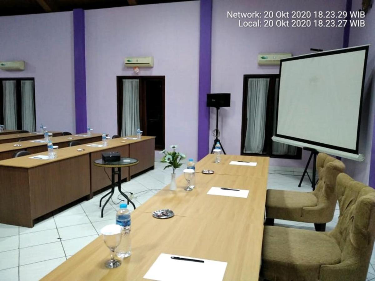 Hotel Signature Mandala Kencana Tjiandjur Exterior foto