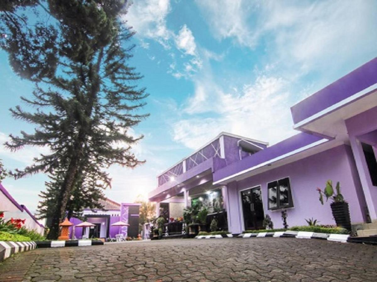Hotel Signature Mandala Kencana Tjiandjur Exterior foto