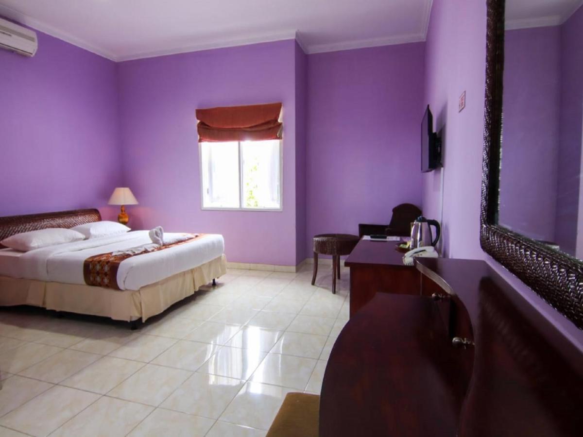 Hotel Signature Mandala Kencana Tjiandjur Exterior foto